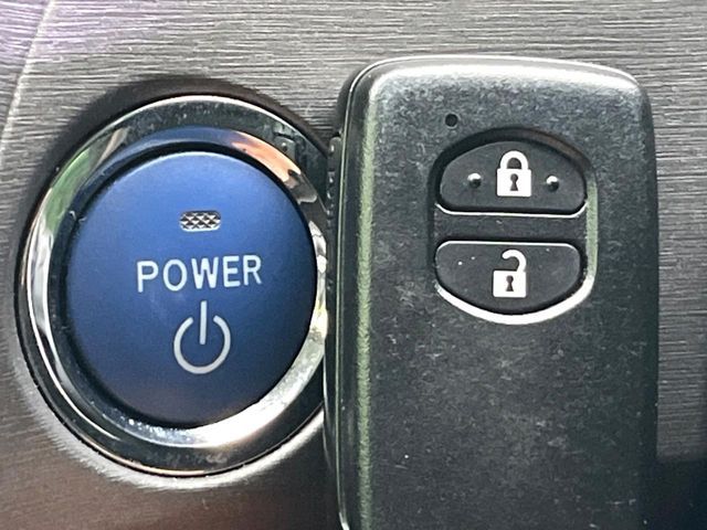 TOYOTA PRIUS 2013 Image 31