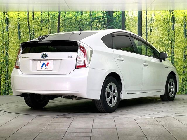 TOYOTA PRIUS 2013 Image 31