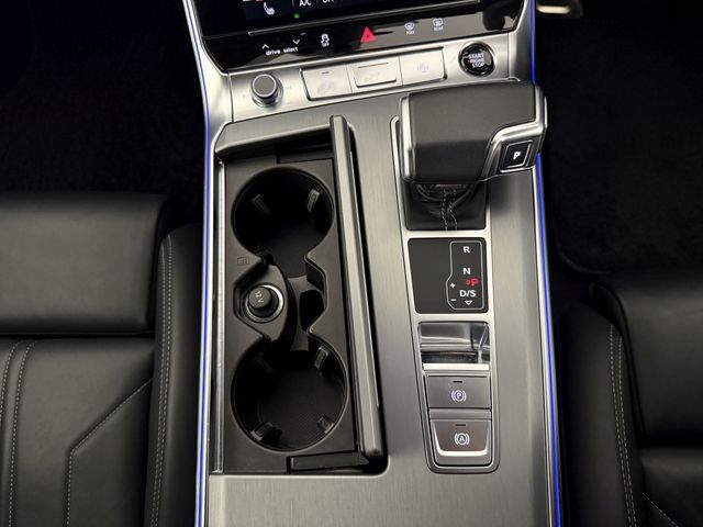 AUDI A6 AVANT 2023 Image 31