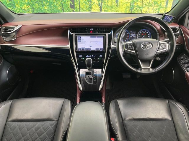 TOYOTA HARRIER 4WD 2018 Image 31