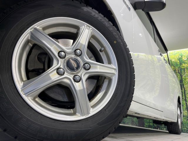 TOYOTA ESQUIRE HYBRID 2015 Image 31