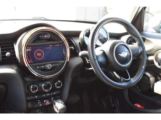 BMW MINI COOPER 5DOO 2015 Image 31