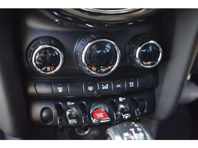 BMW MINI COOPER 5DOO 2015 Image 31