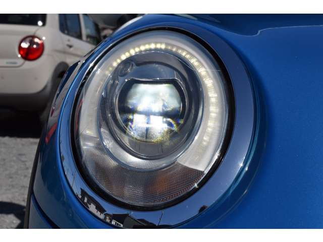 BMW MINI COOPER 5DOO 2015 Image 31