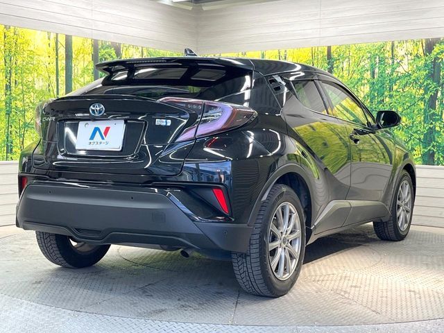 TOYOTA C-HR 2017 Image 31