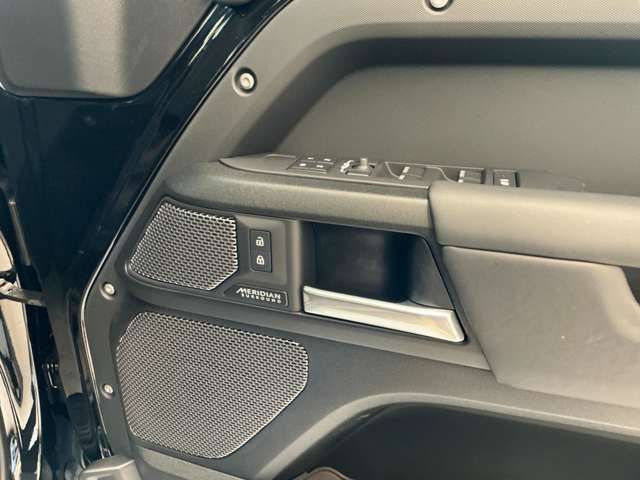 ROVER DEFENDER 2023 Image 31