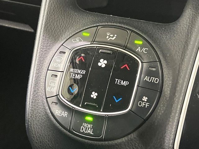 TOYOTA NOAH 2015 Image 31