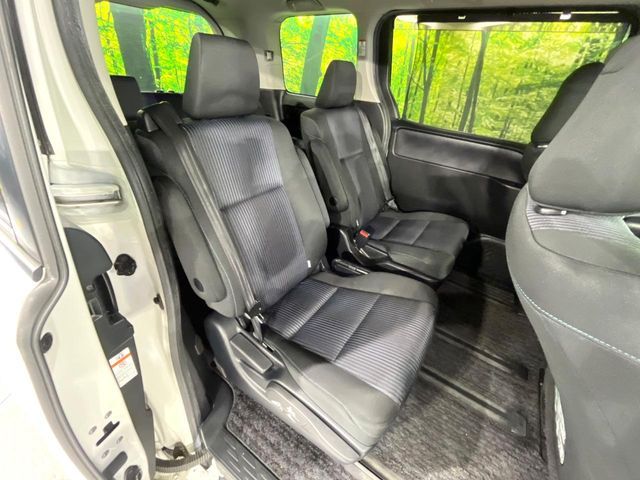 TOYOTA NOAH 2015 Image 31