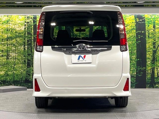 TOYOTA NOAH 2015 Image 31