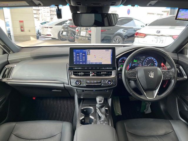 TOYOTA CROWN SEDAN HYBRID 2021 Image 31