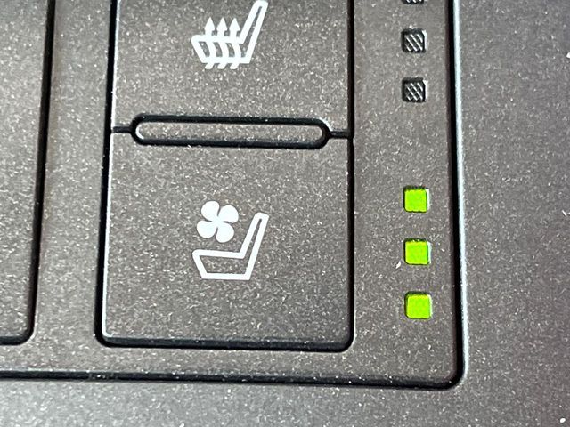 TOYOTA LEXUS RC300H 2015 Image 31