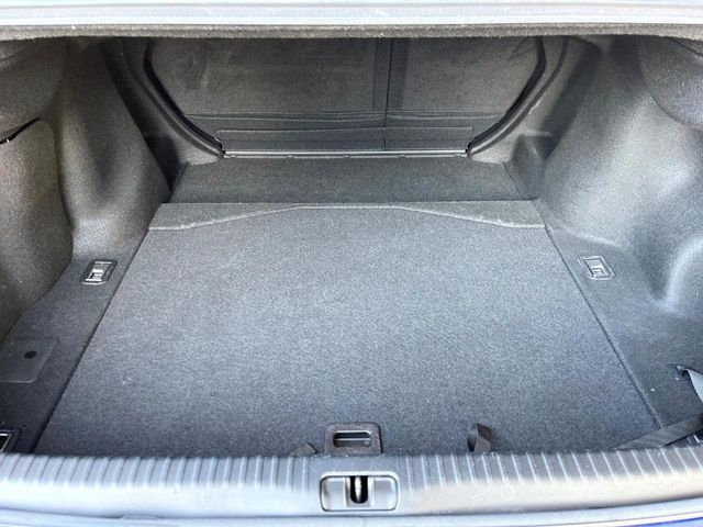 TOYOTA LEXUS RC300H 2015 Image 31