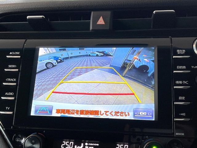 TOYOTA CAMRY HYBRID 2018 Image 31