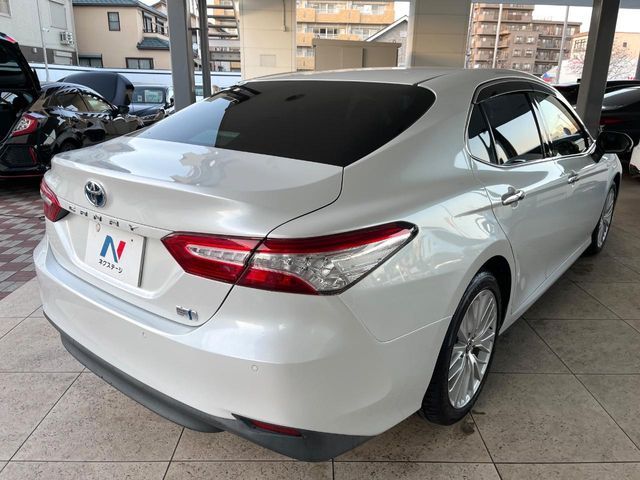 TOYOTA CAMRY HYBRID 2018 Image 31