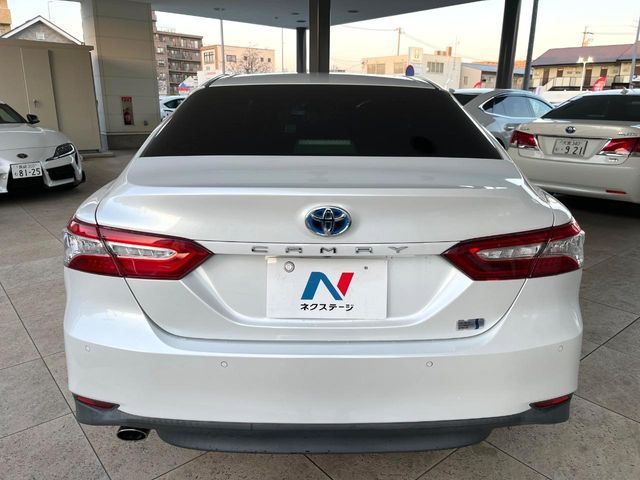 TOYOTA CAMRY HYBRID 2018 Image 31