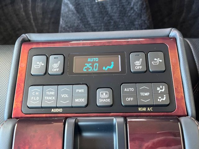 TOYOTA CROWN MAJESTA HYBRID 2016 Image 31