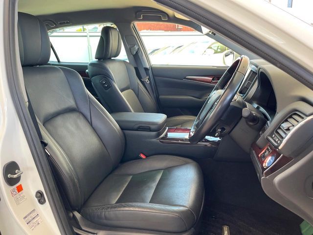 TOYOTA CROWN MAJESTA HYBRID 2016 Image 31