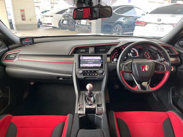 HONDA CIVIC HATCHBACK 2017 Image 31