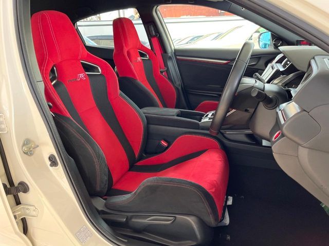 HONDA CIVIC HATCHBACK 2017 Image 31