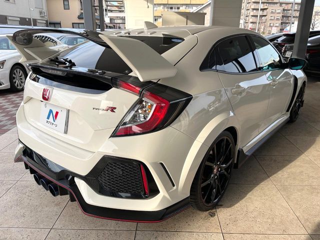 HONDA CIVIC HATCHBACK 2017 Image 31