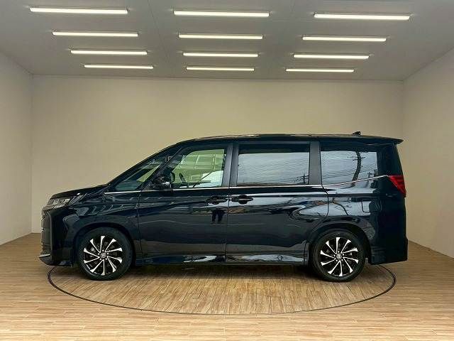 TOYOTA NOAH 2023 Image 31
