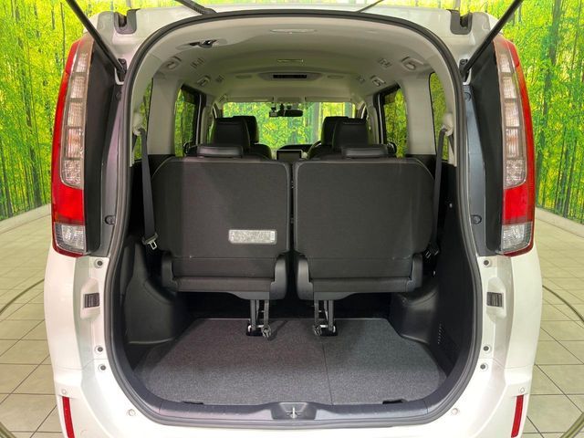 TOYOTA ESQUIRE HYBRID 2015 Image 31