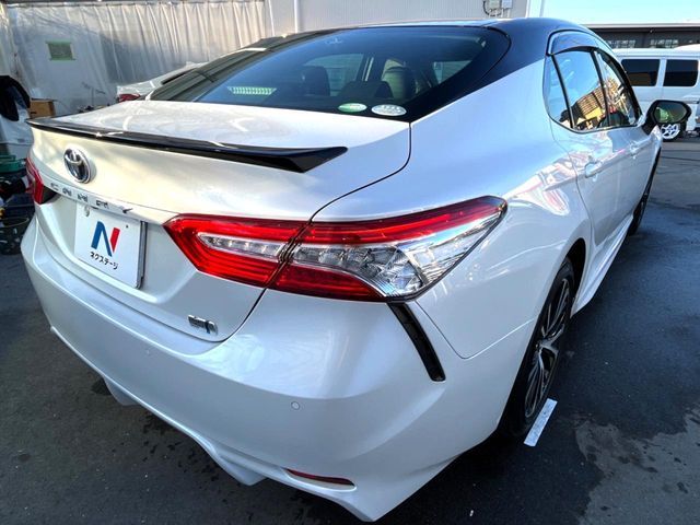 TOYOTA CAMRY HYBRID 2019 Image 31