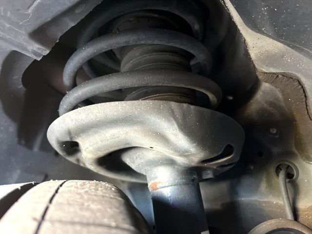 TOYOTA CAMRY HYBRID 2019 Image 31