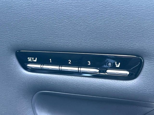 TOYOTA LEXUS LS500 4WD 2018 Image 31