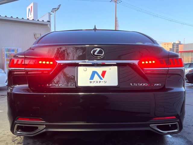 TOYOTA LEXUS LS500 4WD 2018 Image 31