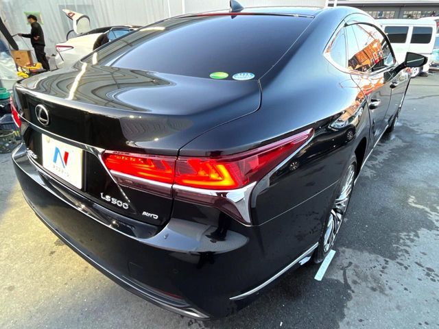 TOYOTA LEXUS LS500 4WD 2018 Image 31