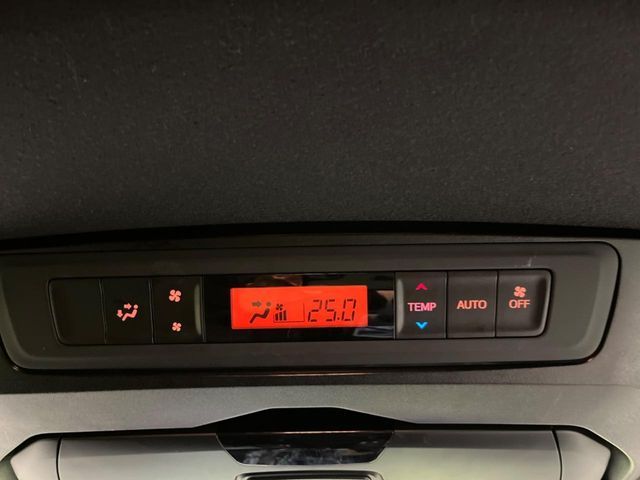 TOYOTA VOXY 2019 Image 31