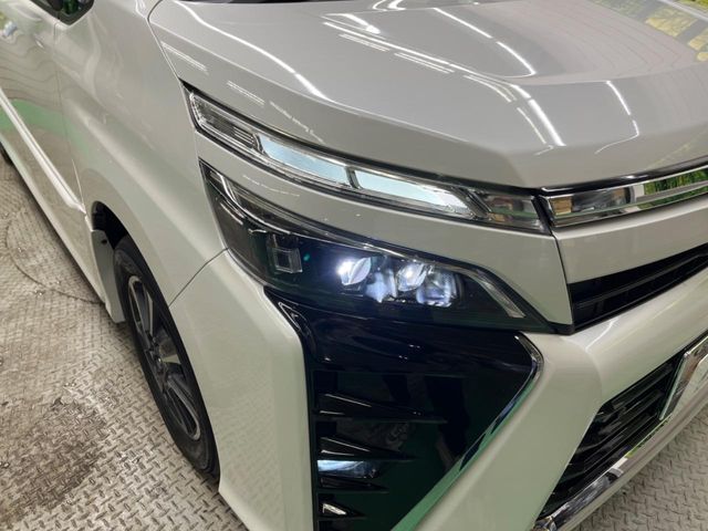 TOYOTA VOXY 2019 Image 31