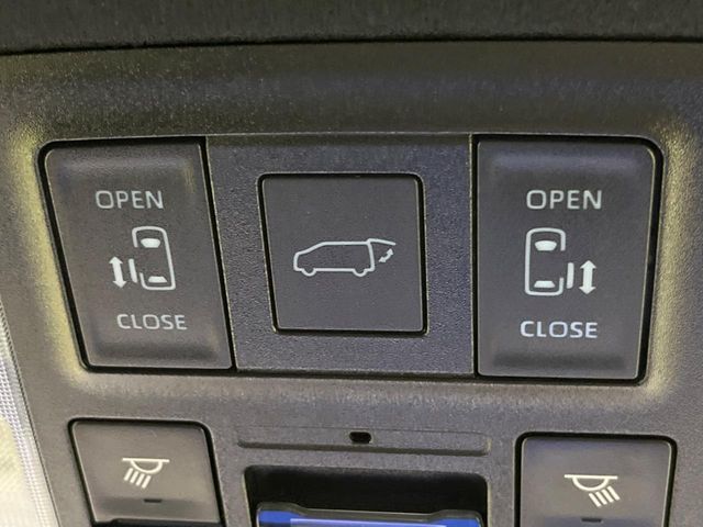 TOYOTA VOXY HYBRID 2022 Image 31