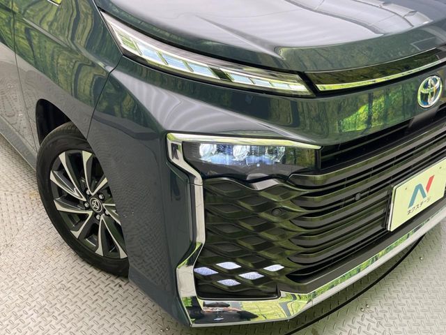 TOYOTA VOXY HYBRID 2022 Image 31