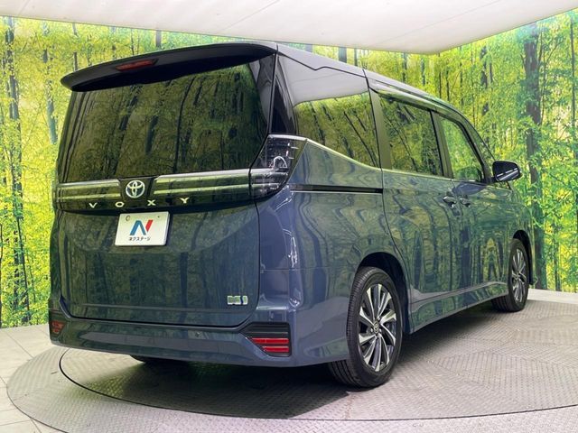 TOYOTA VOXY HYBRID 2022 Image 31