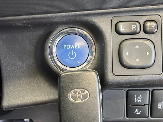 TOYOTA AQUA 2017 Image 31