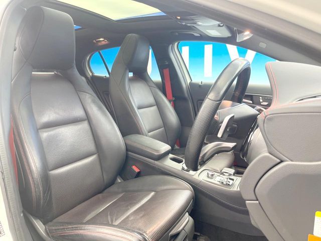 MERCEDES BENZ MERCEDES AMG GLA CLA 2017 Image 31