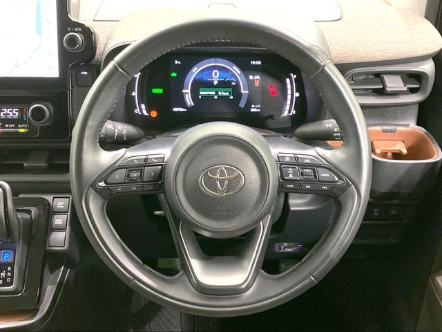 TOYOTA SIENTA HYBRID 2023 Image 31