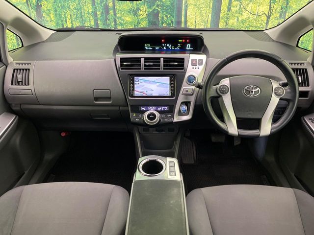 TOYOTA PRIUS ALPHA 2013 Image 31