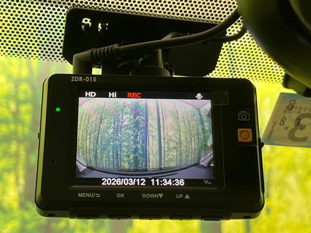 TOYOTA PRIUS ALPHA 2013 Image 31