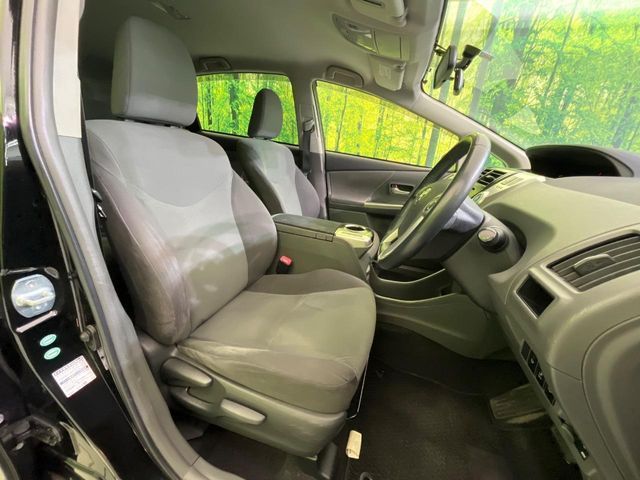 TOYOTA PRIUS ALPHA 2013 Image 31