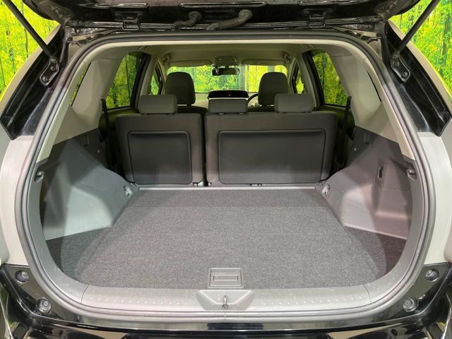 TOYOTA PRIUS ALPHA 2013 Image 31