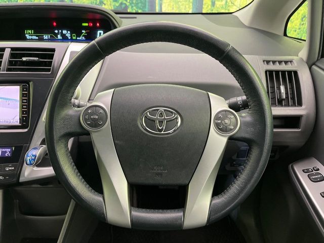 TOYOTA PRIUS ALPHA 2013 Image 31