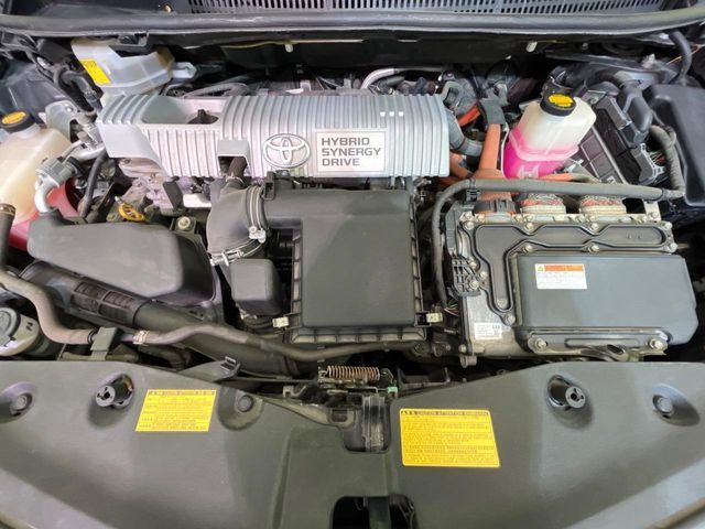 TOYOTA PRIUS ALPHA 2013 Image 31