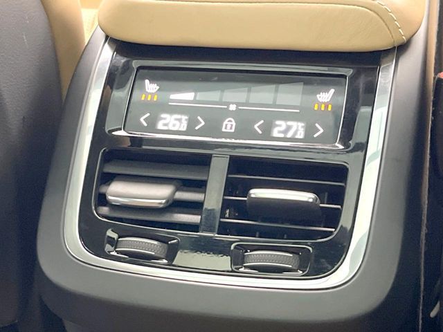 VOLVO XC60 2018 Image 31