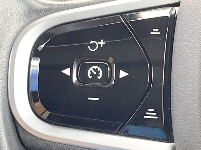 VOLVO XC60 2018 Image 31