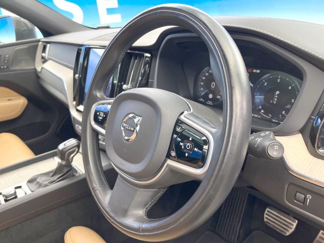 VOLVO XC60 2018 Image 31