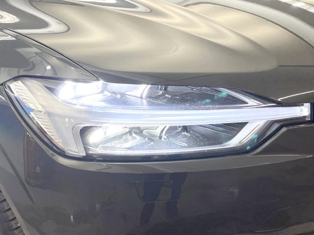 VOLVO XC60 2018 Image 31