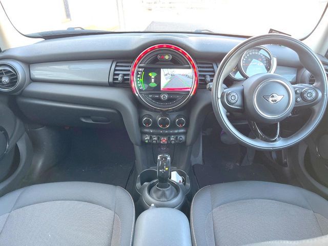 BMW MINI COOPER 5DOOR 2019 Image 31